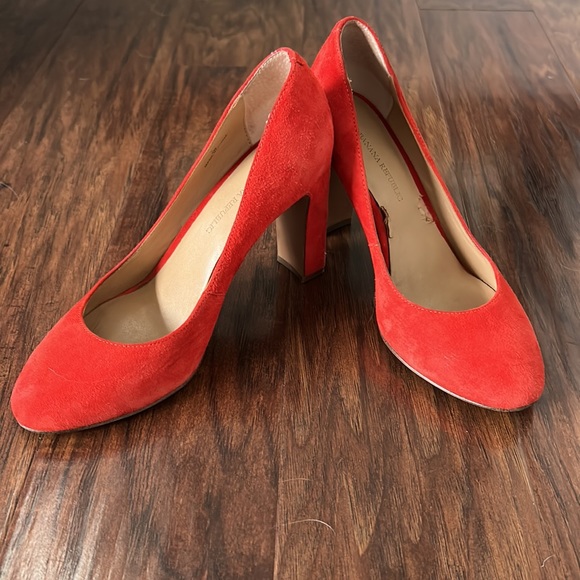 Banana republic suede heels - Picture 2 of 5